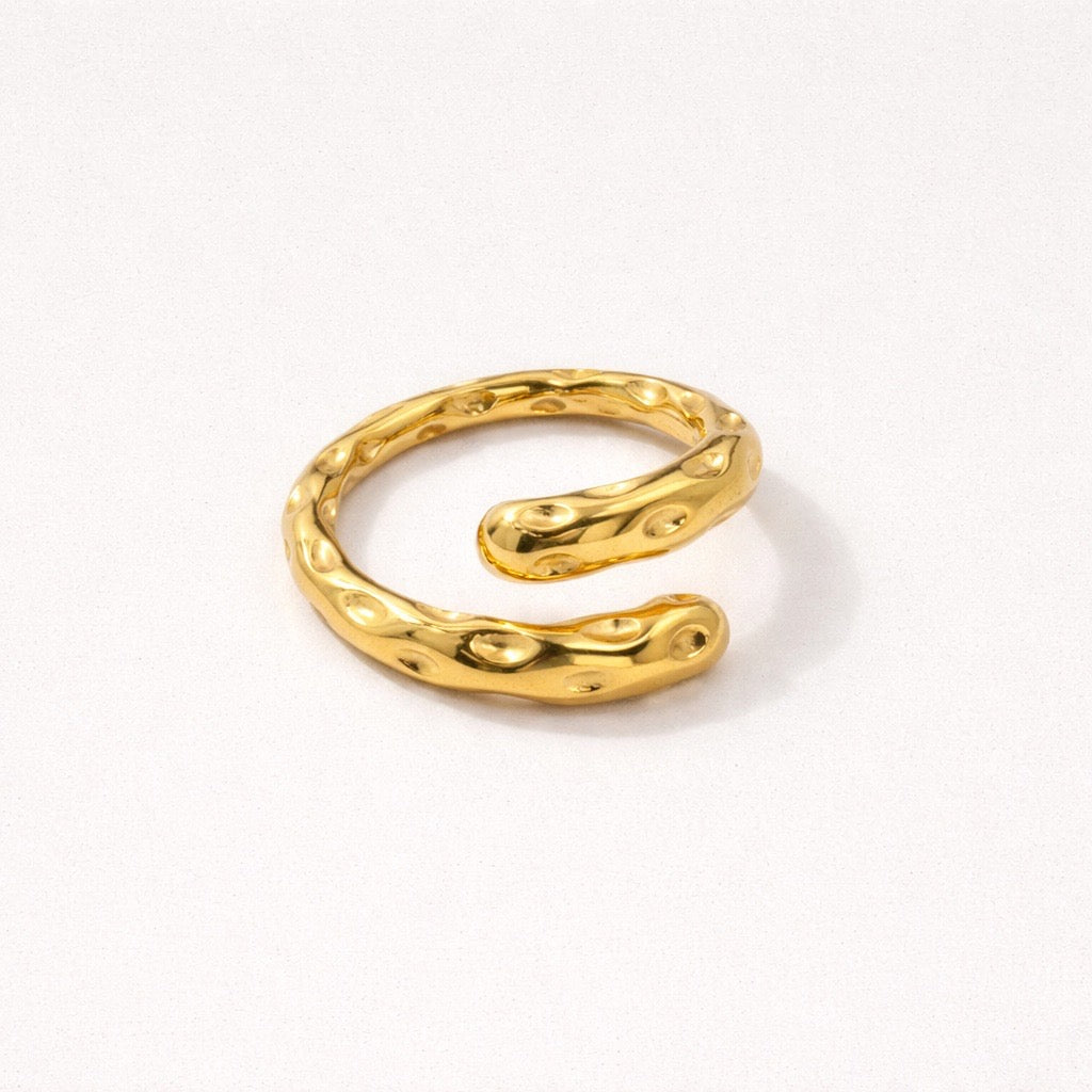 Anello acciaio inox regolabile con spirale martellata